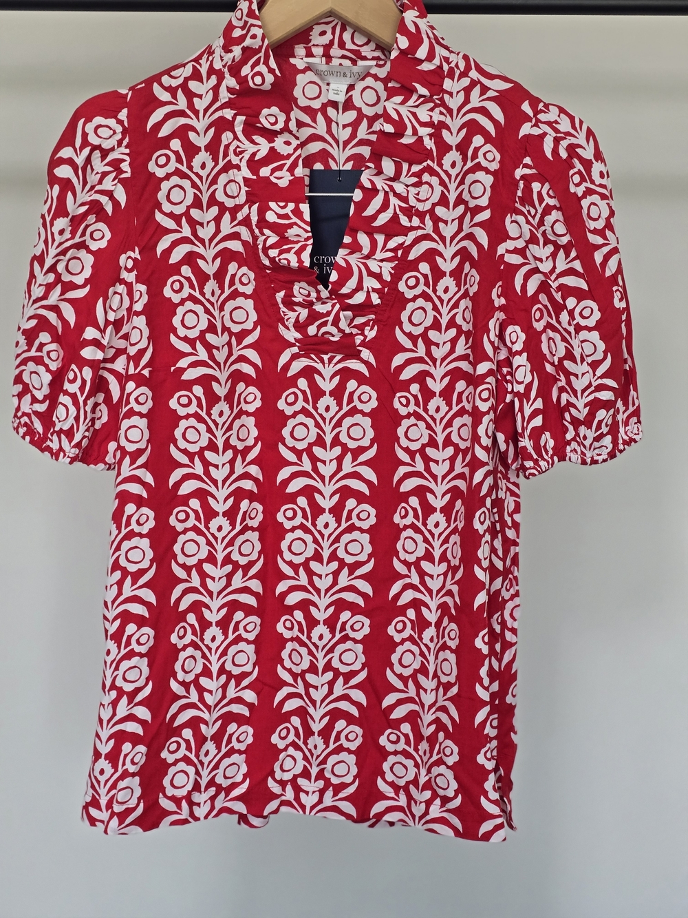 Crown & Ivy Red and White Floral Ruffle Puff-Sleeve Blouse NWT